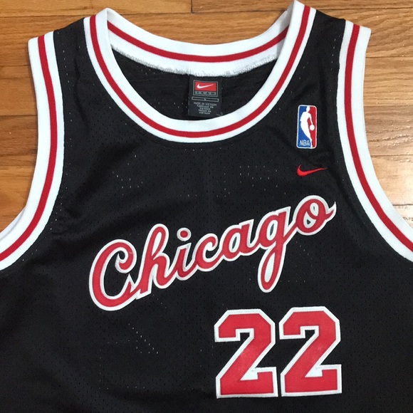 Chicago Bulls Williams 22 Jersey - Picture 2 of 5